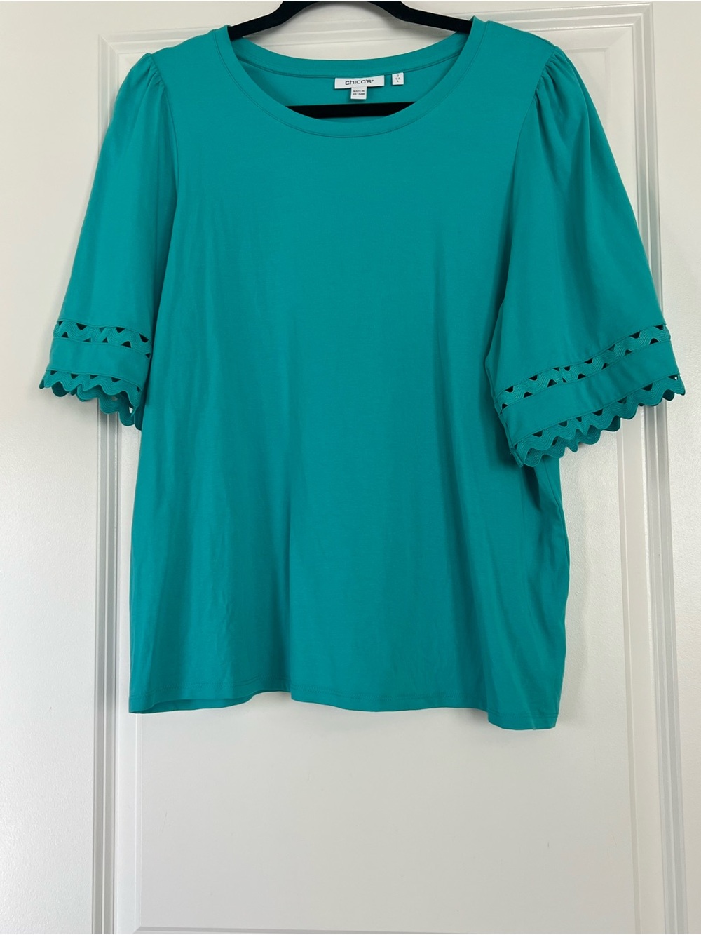 Chico's Teal Eyelet Scallop Sleeve Short Sleeve Top